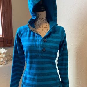 North Face striped blue pullover